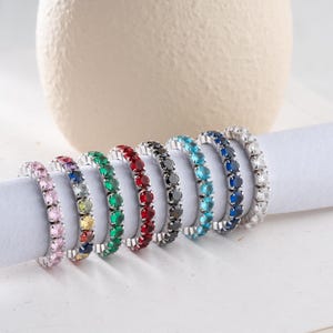 Anel de Prata de Lei Empilhável com Pedras de Nascimento - Aliança Eternidade com Múltiplas Pedras, Ajuste Confortável, Joia Artesanal para Presente