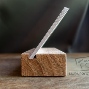 Red Oak Mini Calendar Stand: Hand-Cut Wooden Display