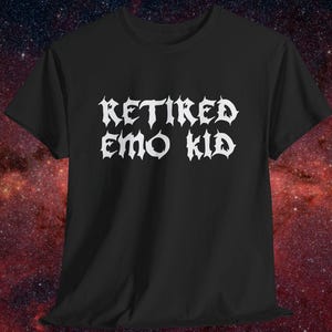 Camiseta de niño emo jubilado, camiseta gótica divertida, estética gótica oculta, wicca, moda grunge alternativa, camiseta emo, noche emo