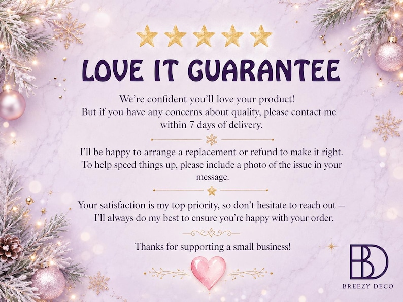 Puede incluir: Una tarjeta de pol&iacute;tica de atenci&oacute;n al cliente con fondo de m&aacute;rmol morado claro, iconos de estrellas doradas y follaje invernal. El texto dice LOVE IT GUARANTEE, seguido de instrucciones sobre calidad, reemplazos, reembolsos y agradecimientos.