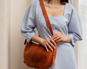 Chic Designer Crossbody Bag - Handcrafted Leather Croissant Style