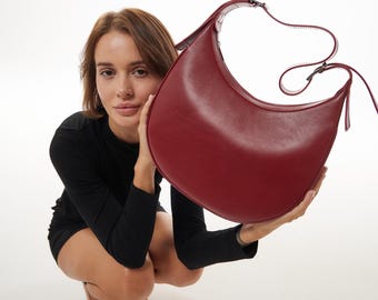 Bolso bandolera de piel roja con diseño de croissant - Bolso de diseño hecho a mano