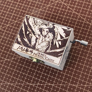 Howl&#39;s Moving Castle Music Box Hand Cranked, Wooden Engraved Handmade Vintage Gift