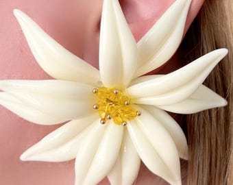 Geburtstagsgeschenk - Große Weiße Blumen Ohrringe - 3D Lilie Statement Ohrstecker - Floraler Hochzeitsschmuck