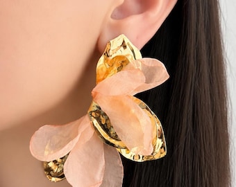 Pendientes gigantes de mariposa de seda - Grandes colgantes de flores de organza - Joyería nupcial llamativa