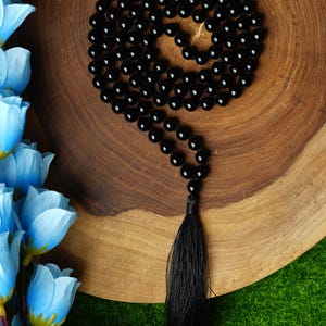 RIYAURA Black Tourmaline 108 Beads 8mm Natural Semi Precious Prayer Mala Neacklace For Yoga & Meditation