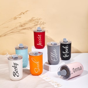 Vaso de acero inoxidable personalizado con nombre, taza de viaje con aislamiento personalizado y tapa, regalo para dama de honor, tazas con nombre, taza de café para ella