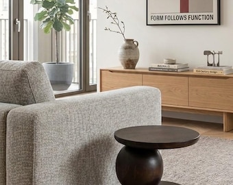 Ręcznie robiony, nowoczesny, drewniany stolik boczny – minimalistyczny, rzeźbiarski design