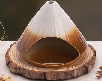 Ceramiczny kadzielnik z drewnianą podstawą: dekoracja do medytacji zen
