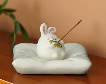 Ceramiczny kadzielnik w kształcie królika: dekoracja do medytacji zen
