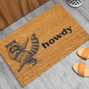 Howdy Raccoon Doormat: Funny Animal Welcome Mat, Natural Coir