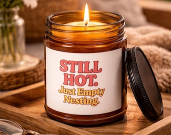 Vela de regalo para mamás con nido vacío, regalo divertido para mamás con nido vacío, regalo de despedida para mamás universitarias, regalo para una nueva etapa, vela "Sigue estando de moda solo para cuando el nido se ha vaciado"