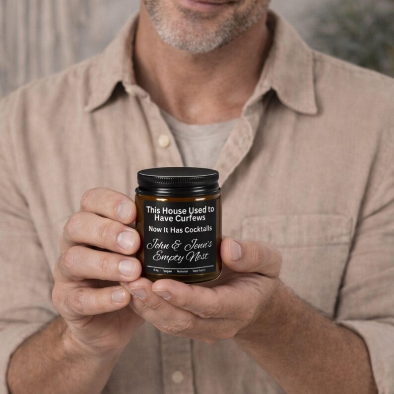 Personalized Empty Nest Candle, Amber Soy, Custom Names, Parents' Gift image 7