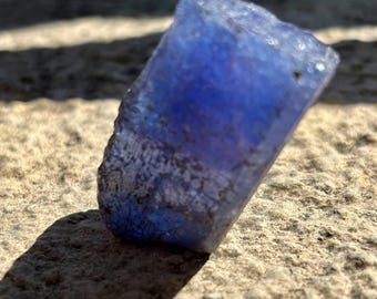 90 ct Tanzanite Specimen Rock