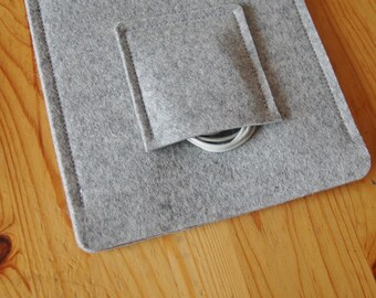 IPad retina case, IPad 3 case, IPad case, IPad retina sleeve, IPad 3 sleeve - wool felt - with pocket - light gray color