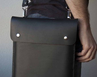 MacBook Pro bag, MacBook Pro Retina bag, MacBook Pro Touch Bar bag, laptop bag - black leather, with pocket and adjustable strap