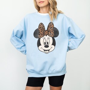 Safari Minnie Mouse Sweatshirt, Leopard Minnie Crewneck, Animal Kingdom Pullover, Disney Safari Sweater bild 7