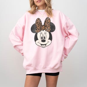Safari Minnie Mouse Sweatshirt, Leopard Minnie Crewneck, Animal Kingdom Pullover, Disney Safari Sweater bild 6