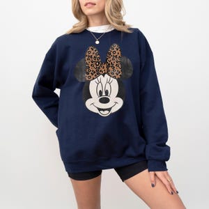 Safari Minnie Mouse Sweatshirt, Leopard Minnie Crewneck, Animal Kingdom Pullover, Disney Safari Sweater bild 9