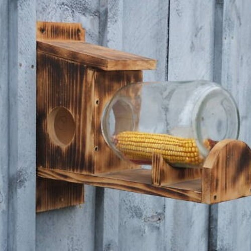 New Rustic Wooden Glass Jar Squirrel Chipmunk Bird Feeder Cob Feeder Free S/H 