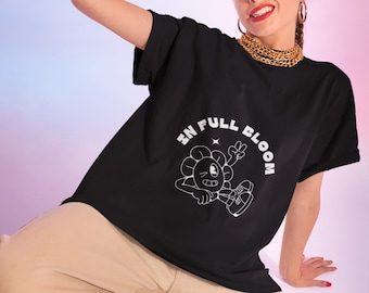 Retro Flower T-Shirt | Vintage Groovy Flower Tee | Hippie Aesthetic Graphic Tee | Boho Floral Shirt | Cute Retro Graphic Shirt