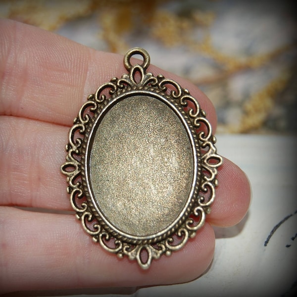 Cabochon Setting / Bezel : 10 pieces Antique Bronze Oval Cameo Pendant Settings / Pendant Blanks / Bezels hold 18x25mm Cabochon 15257-1.H3J