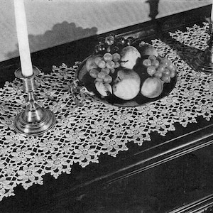 Vintage Crochet Pattern "Daisy Shower Crochet Table Runner" PDF Pattern -- INSTANT DOWNLOAD -- Crochet Doily Pattern 18 x 39 inches
