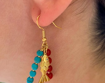 Handgemachte Türkis und Koralle Fisch Ohrringe, Ozean inspiriert, Strand Ohrringe, Geschenk für Sie