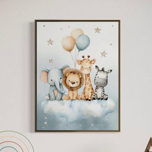 Peut inclure: Une affiche encadrée à l'aquarelle représentant un éléphant, un lion, une girafe et un zèbre sur un nuage, avec des ballons et des étoiles. Les animaux sont dans des couleurs pastel douces, créant un thème de chambre d'enfant fantaisiste.