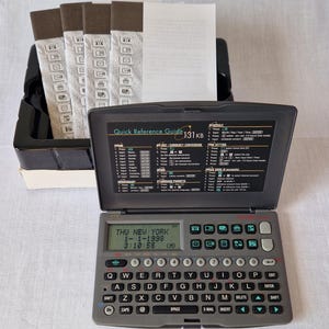 Vintage Commodoor 1130 Electronic Organizer 131KB – Retro PDA 90s, with Box & Manuals