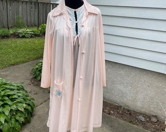 Vintage 60s 70s Pink Peignoir Set Robe Gown Embroidered Cottagecore Silky Flowy Sheer M