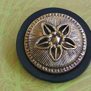 Vintage Flower Button Pendant Brooch, OOAK, button necklace,