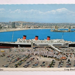 Midcentury Modern Official Souvenir postcard Of the Queen Mary Cruse Ship docked in Lovg Beach, unused, makers supplies