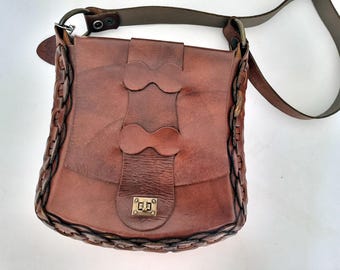 Bolso de cuero repujado con hebilla estilo western: Satchel