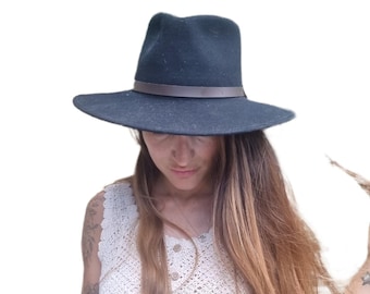 Woll Fedora mit breiter Krempe: Schwarzer Westernhut mit Lederband