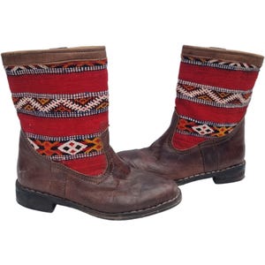 Moroccan kilim carpet boots 41, leather western boots uk 7, handmade hippie shoes us 9, boho riding boots, distressed ankle boots
