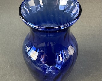 Jarrón de vidrio Indiana Glass de 19 cm con espirales azul cobalto, estilo vintage