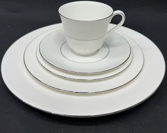 Royal Doulton 'Lace Point' - Juego de 5 cubiertos de porcelana fina inglesa H5000