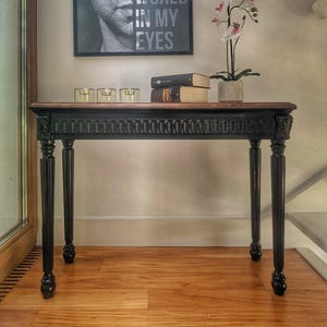 Louis Boréal I, smalle houten tafel, consoletafel, eikenhouten blad, haltafel, Louis-stijl, Franse stijl, vintage, shabby chic