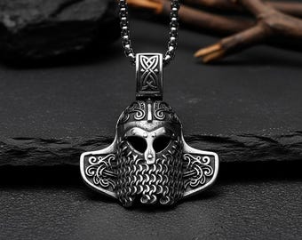 Collar con colgante de casco de guerrero vikingo, de acero inoxidable, inspirado en la mitología nórdica. Joyería nórdica para hombre, ideal como regalo.