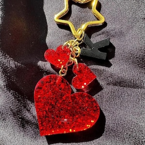 Personalized Resin Heart Keychain with Initial – Custom Glitter Charm Gift
