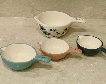 Colorful Ceramic 4 piece stacking measuring cup set, the 1 cup has beautiful flowers, use for liquid or dry measurements, perfect Gifts!