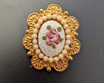 Vintage 1950s Victorian Revival Floral Brooch – Pink Rose & Faux Pearl Detail