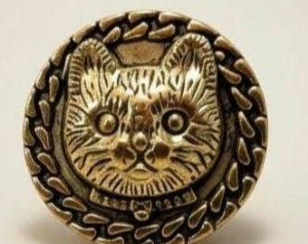 Vintage Style Tabby Cat Shank Button | Antique Gold Brass Kitten Face Metal Button for Blazers, Cardigans, Jewelry, and Sewing Crafts