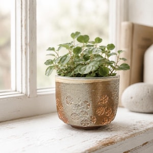 Vintage Studio Pottery Planter | Small Beige Stoneware Succulent Pot | Rustic Ceramic Cachepot | Neutral Boho Cottage Decor | Handmade Look