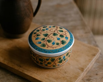 Pudełko na drobiazgi z porcelany w stylu vintage z motywem kwiatowym – ręcznie malowane pudełko ozdobne