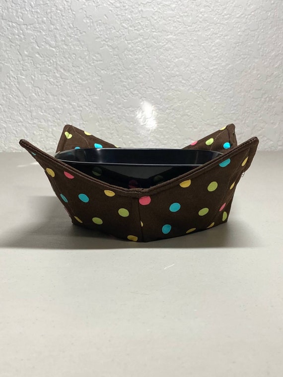 0200-760 (10X10) Microwave Bowl Cozy- Brown w/ Colorful Dots