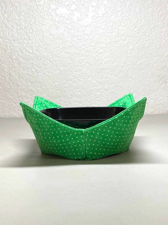 0200-758  (10X10) Microwave Bowl Cozy- Green w/White Dots