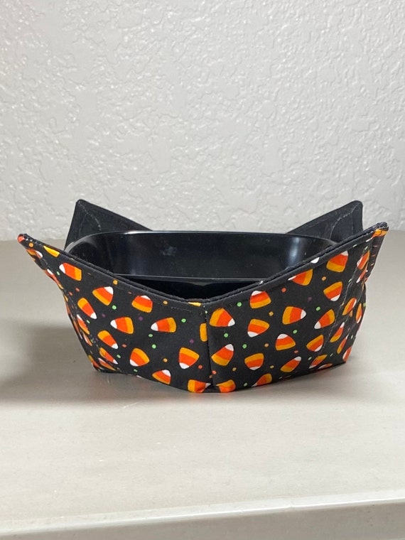 0200-801 (10X10) Microwave Bowl Cozy - Candy Corn