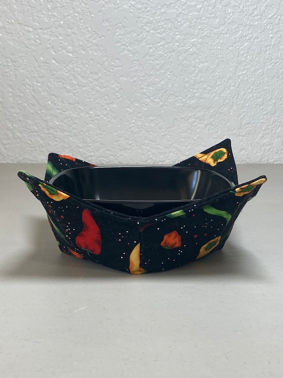 0200-752  (10X10) Microwave Bowl Cozy- Peppers